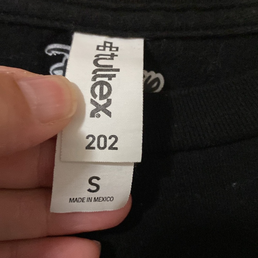 Disney Christmas T-Shirt Mickey Mouse Minnie Mouse Black Small - Picture 6 of 7